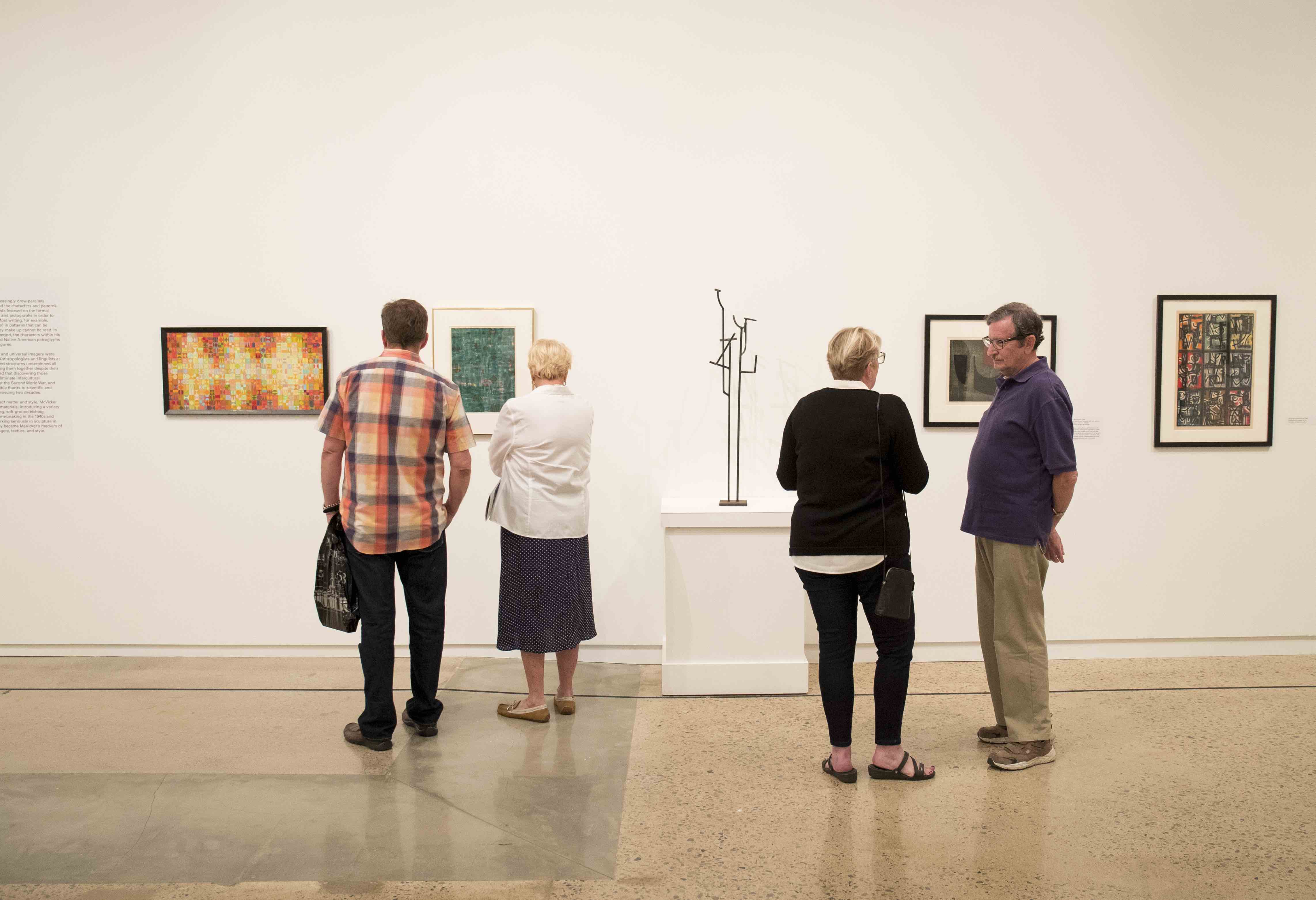Centering Modernism reception. Centering Modernism reception.