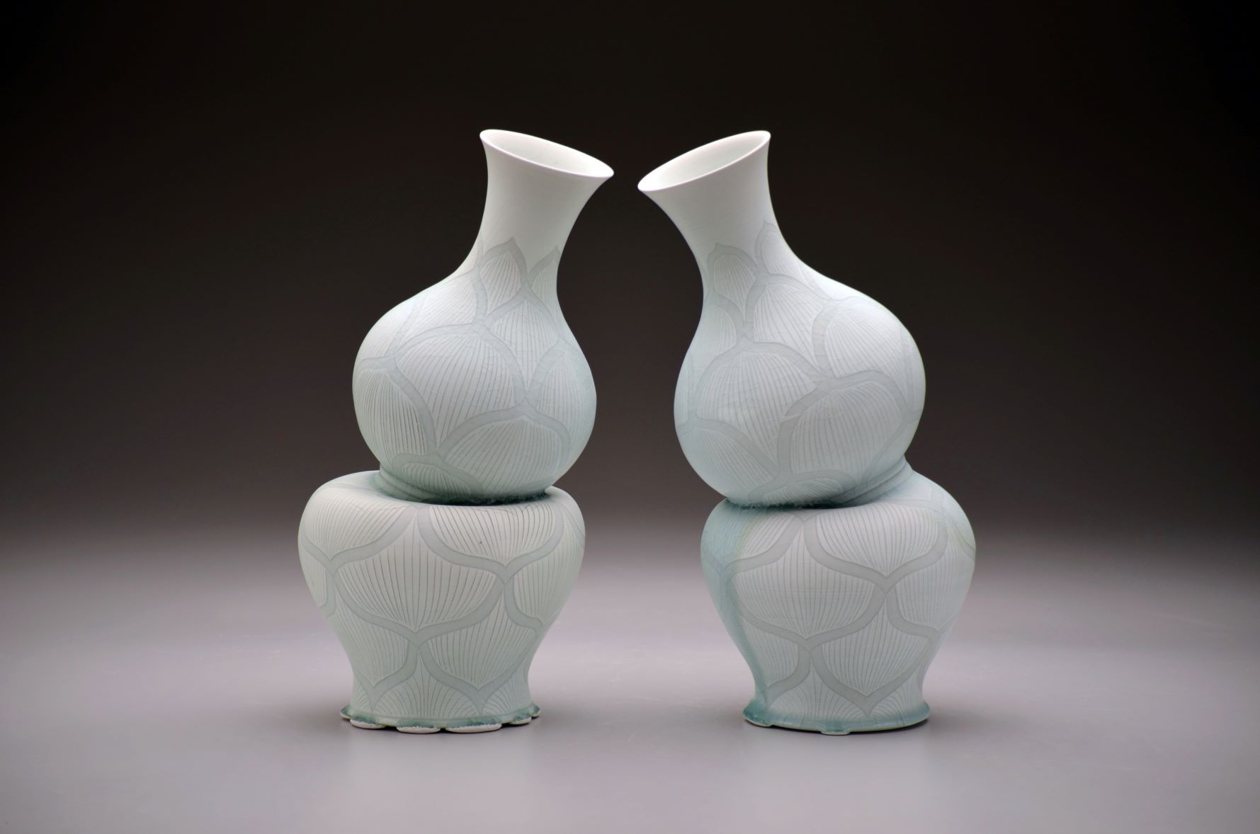 Lee-Gourd Vases Lee
